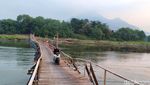 Jembatan Apung di Sidoarjo Solusi Warga Pangkas Jarak Menuju Mojokerto