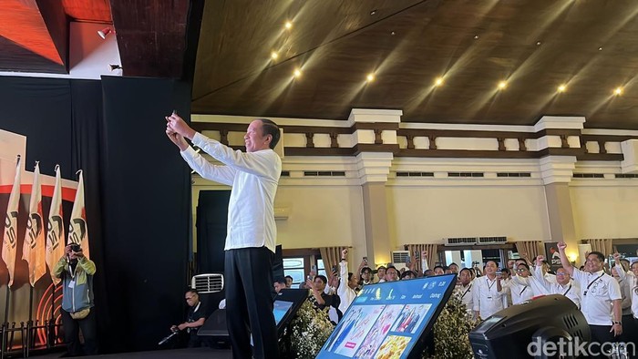 Presiden ke-7, Joko Widodo (Jokowi) hadir di Kongres PSI di Graha Saba Buana, Sabtu (19/7/2025)