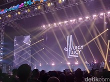 Juicy Luicy Hentak Penonton Pensi SKYAVENUE 2025 Juicy Luicy Hentak Penonton Pensi SKYAVENUE 2025