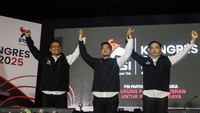 Kaesang Pangarep terpilih menjadi Ketua Umum PSI Partai Super Terbuka periode 2025-2030 setelah unggul dari Ronald Aristone Sinaga dan Agus Mulyono Herlambang pada kongres partai tersebut. Foto: ANTARA FOTO/Maulana Surya