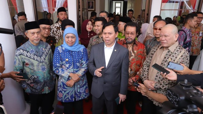 Ketua DPD RI Sultan Najamudin meresmikan kantor perwakilan DPD Jawa Timur.