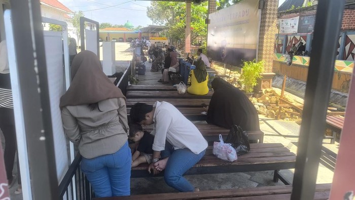 Ruang tunggu pembesuk Lapas Lapas Kelas IIA Pamekasan.