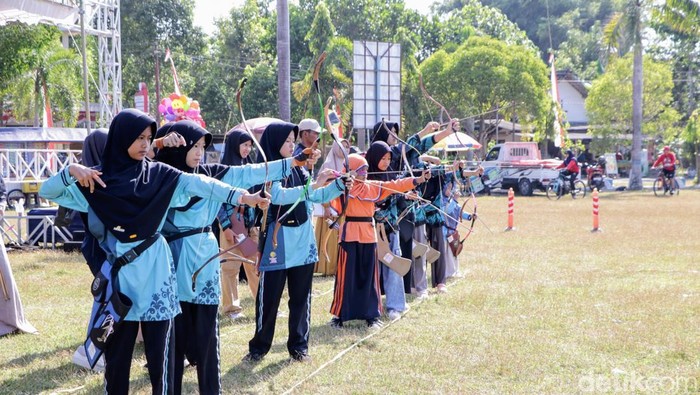 Lomba panahan di Ponorogo