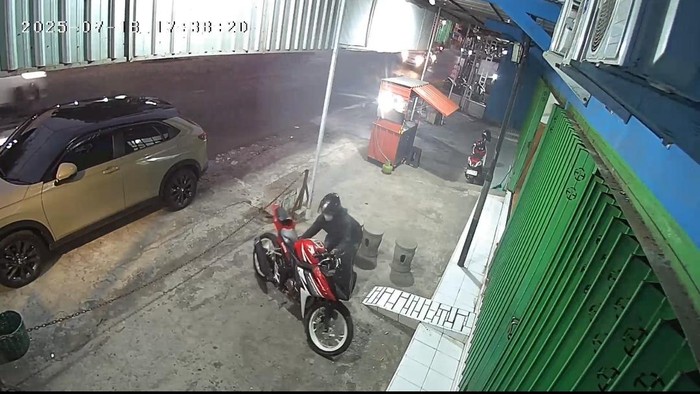 Motor sport digondol maling di Probolingo