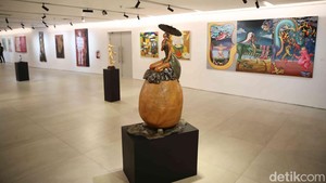 Pameran ini hadir untuk menggambarkan bahwa ruang dan waktu merupakan dua unsur tak terpisahkan dalam kesadaran manusia.   