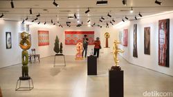 Pameran Continuum Hadirkan Refleksi Visual atas Kesinambungan Zaman Pameran Continuum Hadirkan Refleksi Visual atas Kesinambungan Zaman