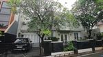 Intip Rumah Mewah Dewi Rezer di Jaksel yang Bergaya Klasik Modern