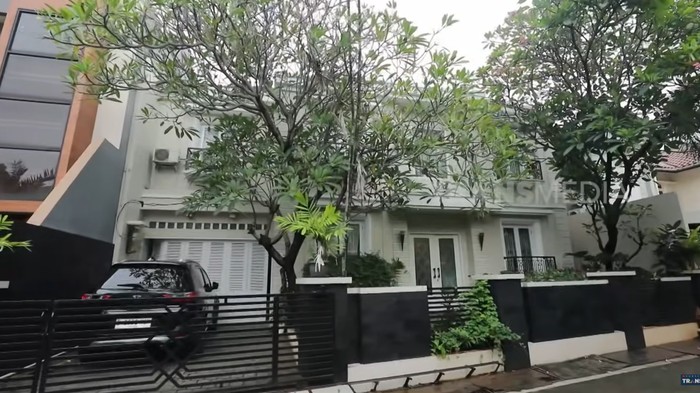 Penampakan rumah Dewi Rezer di Jakarta Selatan/Tangkapan layar/YouTube Trans7 Official Penampakan rumah Dewi Rezer di Jakarta Selatan