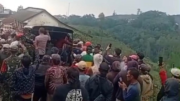 Polisi mengamankan terduga pelaku pencabulan anak karena hendak dimassa warga