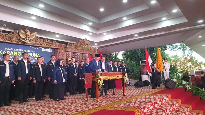 Pengukuhan Karang Taruna Sumsel oleh Gubernur Herman Deru.