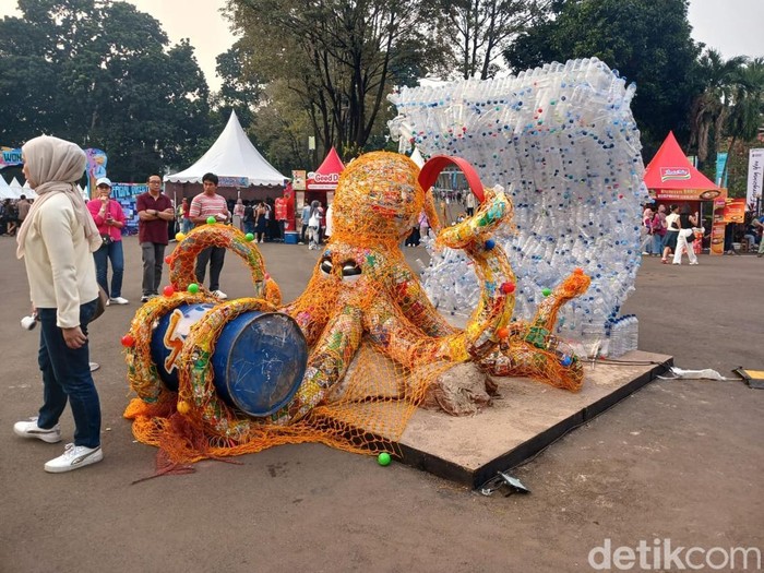 Pensi SkyAvenue 2025 SMA Labschool Kebayoran, Jakarta.