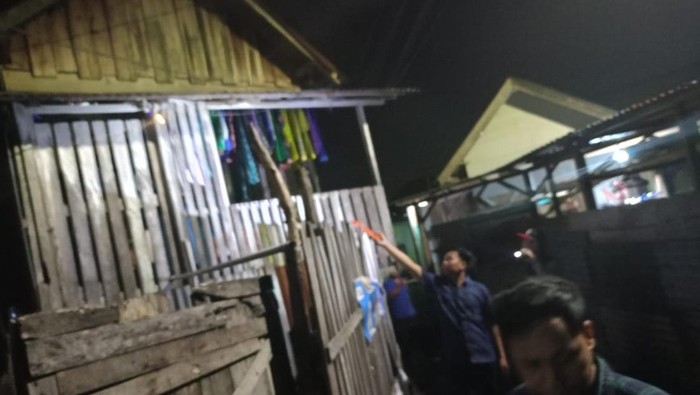 Polisi olah TKP duel berdarah di Gandus Palembang