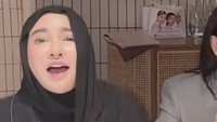 Shandy menjelaskan harga donat sebenarnya Rp 200 ribu untuk 12 buah, tapi karena ia ingin pesanannya diantar kilat, maka ia menambah Rp 2 juta. Jalur ekspres, katanya. Foto: TikTok shandypurnamasary