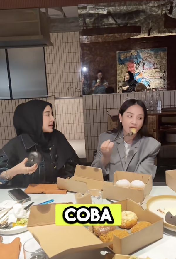 Reaksi Nagita Slavina dan Istri Juragan 99 Cicip Donat Pinkan Mambo