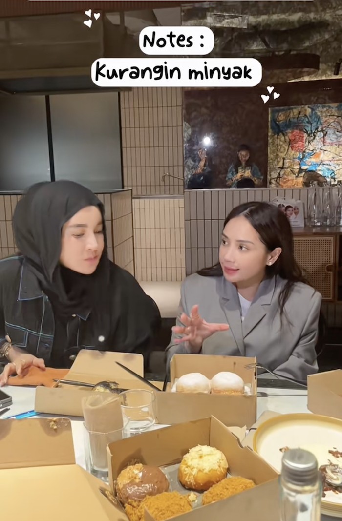 Reaksi Nagita Slavina dan Istri Juragan 99 Cicip Donat Pinkan Mambo