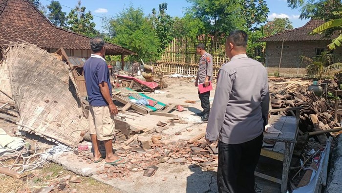 Rumah Kasinah yang roboh rata dengan tanah, Sambi, Boyolali Sabtu (19/7/2025).