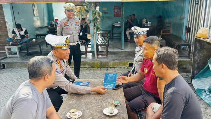 Satlantas Trenggalek gandeng ojol dan sopir MPU untuk bangun kesadaran tertib lalin