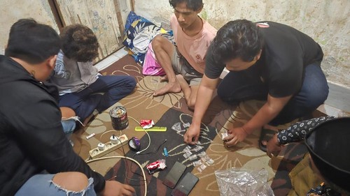 Satresnarkoba Polresta Mataram mengamankan dua orang pengedar sabu di Narmada, Lobar. (dok Polresta Mataram).