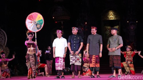Seremoni penutupan PKB 2025 di Art Center, Denpasar, Sabtu (19/7/2025). (Aryo Mahendro/detikBali).