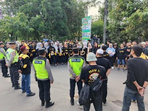 Suran Agung PSHW di Magetan, Polisi Sekat Jalan untuk Hindari Konvoi