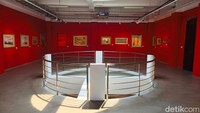 Dengan arsitektur modern yang elegan dan interior yang ditata rapi, Art:1 Museum menghadirkan suasana hening yang hangat begitu pintu utama dibuka.