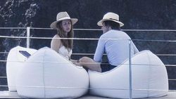 Ana de Armas yang Bikin Tom Cruise Kepincut