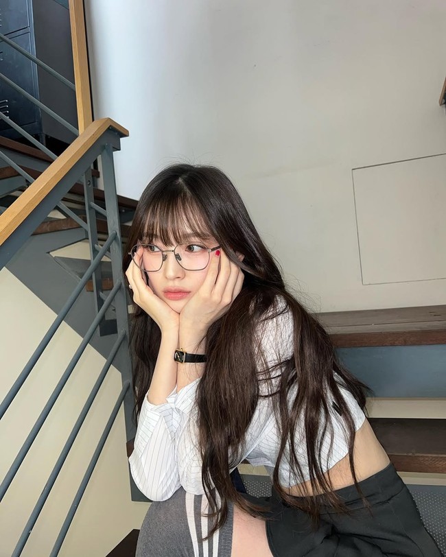 Tahun 2020 menandai debut aktingnya sebagai pemain web drama The World of My 17. Drama ini mengikuti perjuangan Arin dalam meningkatkan rasa percaya diri setelah menurunkan berat badan dan bertemu geng populer. Foto: dok. Instagram @ye._.vely618
