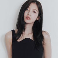 Di luar karier aktingnya, Arin menjadi sorotan saat menjadi pembawa acara baru Music Bank bersama Soobin TXT. Foto: dok. Instagram @ye._.vely618