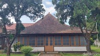 Diawali dari kunjungan ke Gedong Arca, Eks Peternakan Sapi Negel dan Meyer, Eks Gedung Kawedanaan, Kantor PDAM, Grand Hotel Lembang, hingga Kompleks Baruadjak.