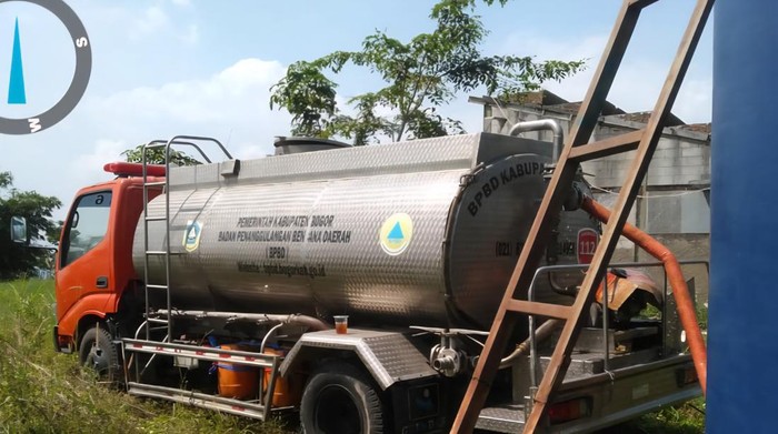 Warga Hambalang Terdampak Kekeringan, BPBD Bogor Pasok Air Bersih