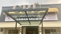 Cru Corner Bistro berlokasi di Jalan Kemang Raya Nomor 12, Kemang, Jakarta Selatan. Tempat makan ini satu grup dengan restoran Le Quartier yang lebih dulu eksis menawarkan hidangan Eropa. Foto: Andi Annisa DR/detikfood