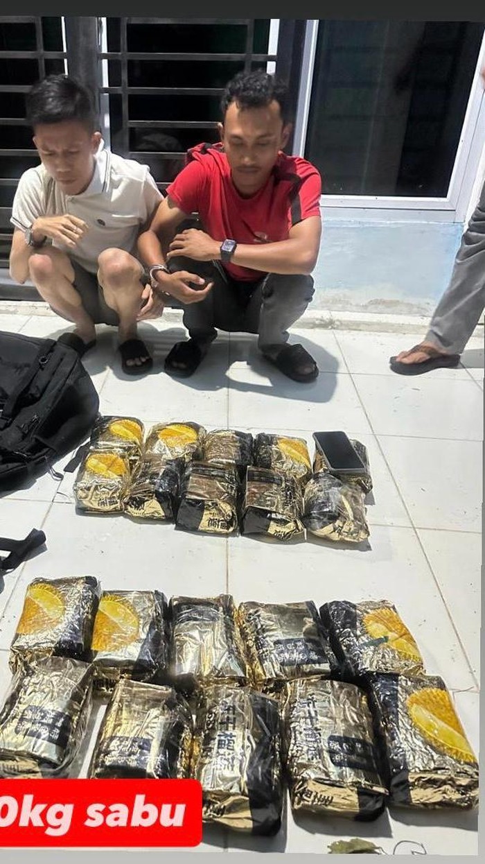 Dittipidnarkoba Bareskrim Polri menggagalkan peredaran 20 kg narkoba jenis sabu jaringan Malaysia-Indonesia di perairan Bengkalis, Riau. (Dok polisi).