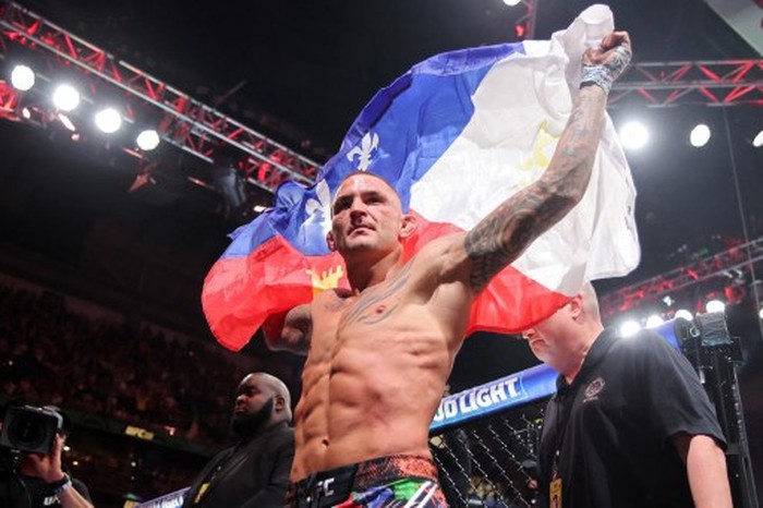 NEW ORLEANS, LOUISIANA - JULY 19: Dustin Poirier of the United States leaves the octagon after losing to Max Holloway of the United States by unanimous decision after their lightweight bout during UFC 318: Holloway vs Poirier 3 at the Smoothie King Center on July 19, 2025 in New Orleans, Louisiana.   Jonathan Bachman/Getty Images/AFP (Photo by Jonathan Bachman / GETTY IMAGES NORTH AMERICA / Getty Images via AFP)