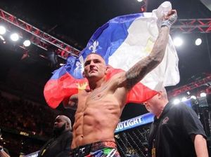 Dustin Poirier, Kadang Raja Tak Butuh Mahkota