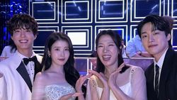 IU Pamer Piala Best Actress