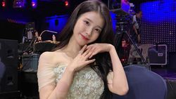IU Pamer Piala Best Actress