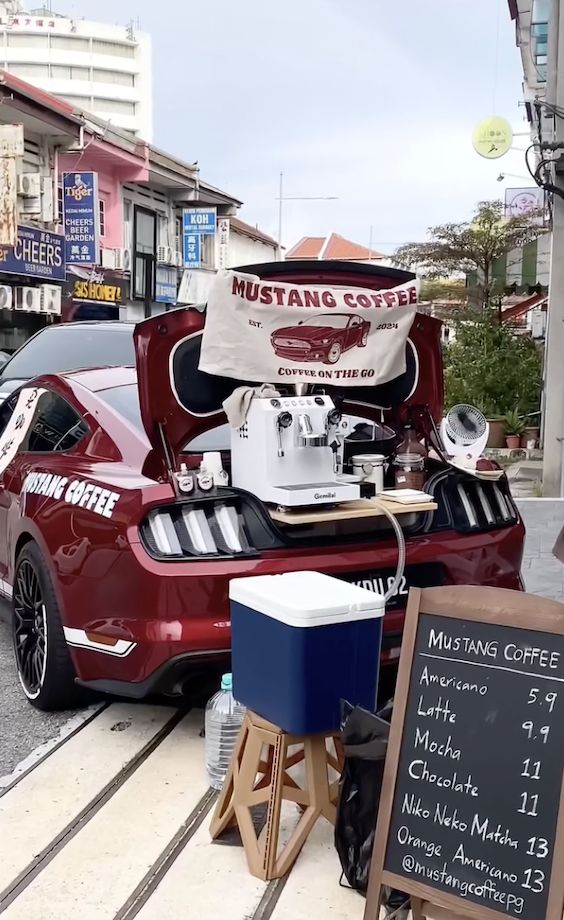 Kakak Adik Jualan Kopi Keliling Pakai Mobil Mustang