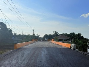 Sempat Amblas, Jembatan Sekayan Deras di Inhu Tuntas Diperbaiki