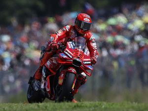 Hasil Practice MotoGP Austria 2025: Marquez Tercepat, Acosta Kedua