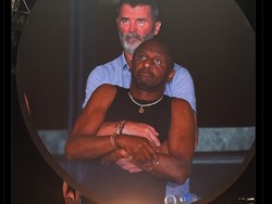 Dua gelandang gahar pada masa jayanya, Roy Keane dan Patrick Vieira, ikut kena juga! Ekspresi sangar mereka bikin meme ini jadi kian terasa kocak. Foto: dok. Internet/X (Twitter)