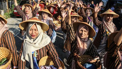 Meriah, Kirab Budaya Sunan Kuning Ramaikan Semarang
