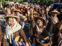Meriah, Kirab Budaya Sunan Kuning Ramaikan Semarang