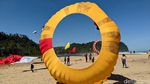 Meriahnya Festival Layang-layang di Pantai Dlodo Tulungagung