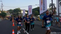 Artis Asri Welas juga menjadi salah satu peserta Samator EnviRunmet 2.0 Surabaya.