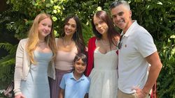 Potret Jessica Alba dan Anak Perempuan Bak Kembaran
