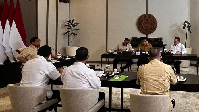 Prabowo pimpin Ratas bahas kesiapan peluncuran Kopdes Merah Putih (Dok Instagram Sekretariat Kabinet)