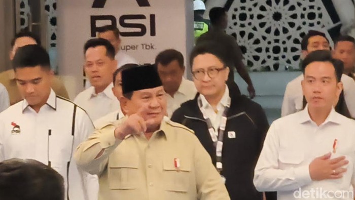 Presiden Prabowo Subianto saat menghadiri penutupan Kongres PSI di Edutorium UMS, Kota Solo, Minggu (20/7/2025).