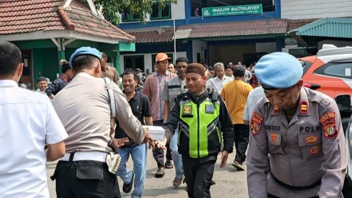 Sipropam Polres Tanjung Priok menggelar Jumat Berkah