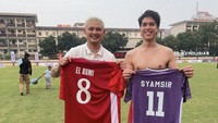 Syamsir Alam dikabarkan berseteru dengan El Rumi dalam pertandingan sepakbola antara Colossus FC dan Selebriti FC. Disebutkan El Rumi marah gegara rekan satu timnya dihadang Syamsir Alam sampai terjatuh. Foto: Instagram/@syamsir11alam