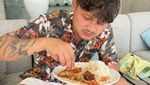 So Sweet! Syamsir Alam dan Keluarga Kulineran hingga ke Blok M